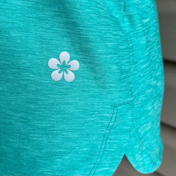 •Tuff Athletics• Short Sleeved Keyhole Back Tee - Size Small - Picture 4 of 9